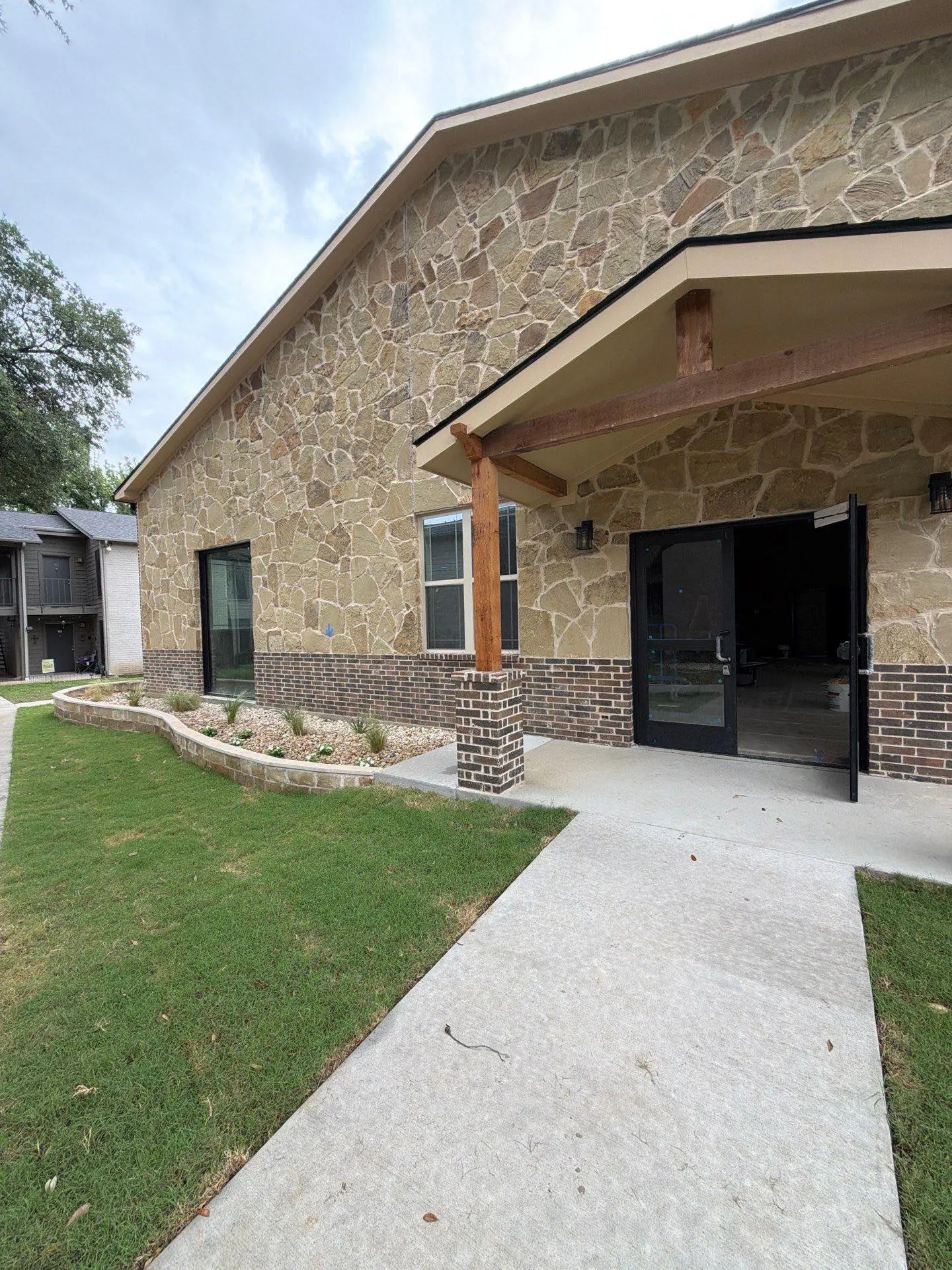 The Woodlands Gallery 1